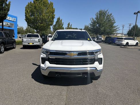 Used 2025 Chevrolet Silverado 1500 LT AWD/4WD image 4