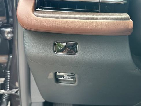 New 2026 Lincoln Navigator L Reserve AWD/4WD image 24
