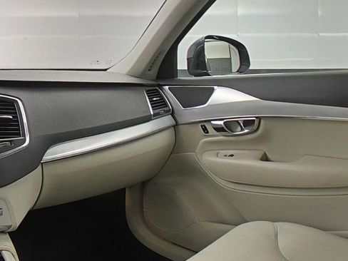 Used 2016 Volvo XC90 T6 Momentum w/ Vision Package image 19