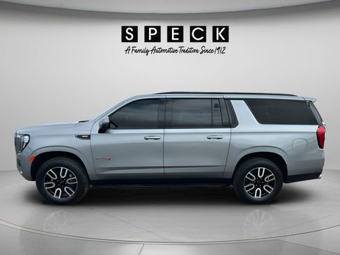 Used 2024 GMC Yukon XL AT4 w/ Technology Package AWD/4WD image 2