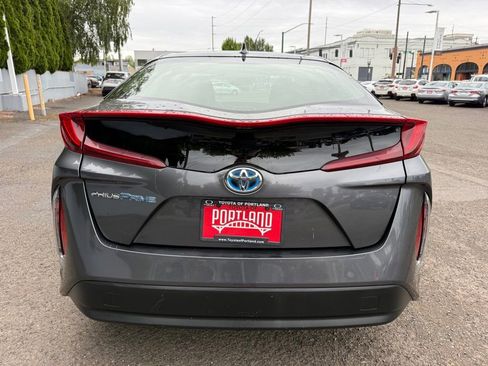 Used 2017 Toyota Prius Prime Plus FWD image 5