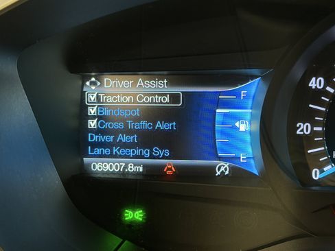 Used 2020 Ford Fusion SE FWD image 17