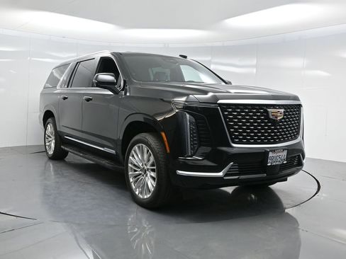 Used 2025 Cadillac Escalade ESV Premium Luxury image 84