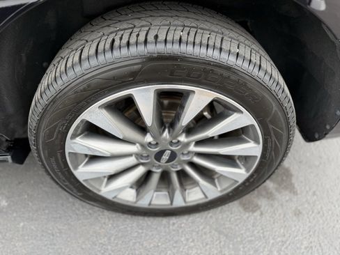 Used 2020 Lincoln Navigator Reserve w/ Luxury Package image 6