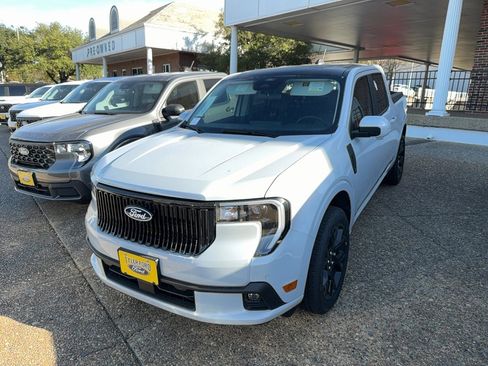 New 2026 Ford Maverick Lobo image 5