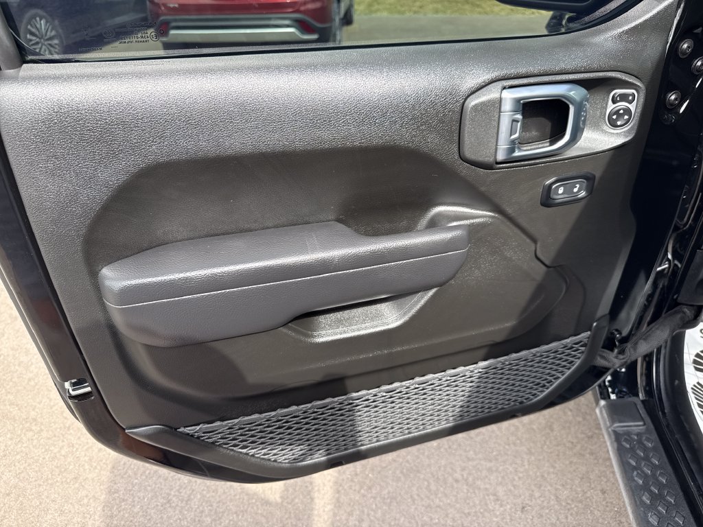 Used 2025 Jeep Wrangler Unlimited Sport AWD/4WD image 10