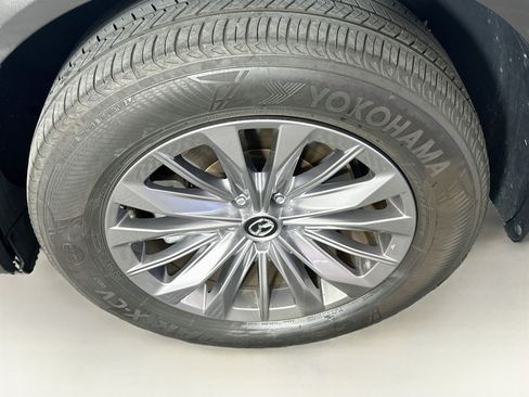 Used 2025 MAZDA CX-90 3.3 Turbo w/ Preferred Package AWD/4WD image 11