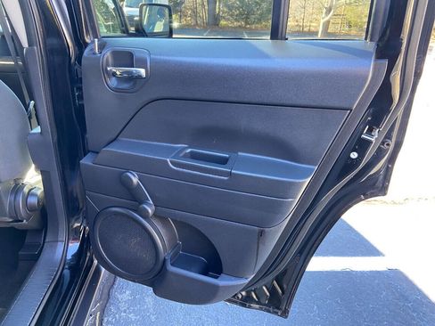 Used 2015 Jeep Patriot Sport image 21