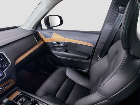 Certified 2024 Volvo XC90 B5 Plus w/ Protection Package Premier AWD/4WD image 25