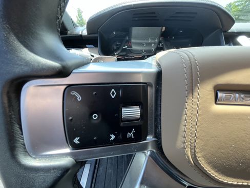 Certified 2023 Land Rover Discovery Metropolitan Edition AWD/4WD image 19