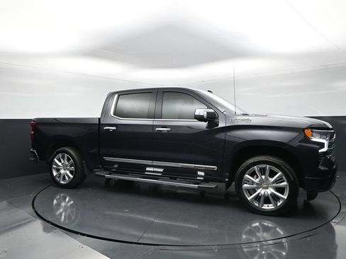 Used 2022 Chevrolet Silverado 1500 High Country w/ Technology Package AWD/4WD image 6