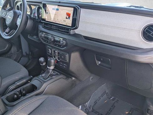 Used 2024 Jeep Wrangler Unlimited Sport AWD/4WD image 20