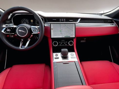 New 2026 Jaguar F-PACE R-Dynamic S image 5
