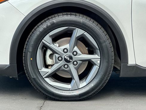 Used 2025 Kia K4 FWD image 25