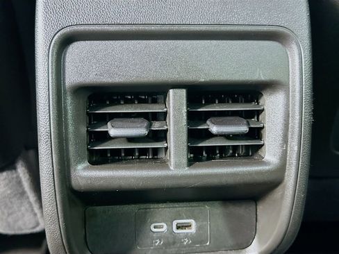 Used 2024 Cadillac XT4 Premium Luxury image 24