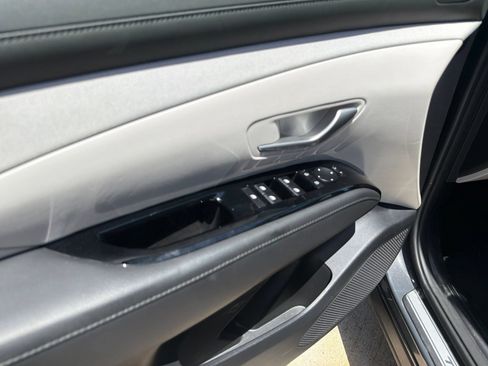 Used 2025 Hyundai Tucson Limited FWD image 17