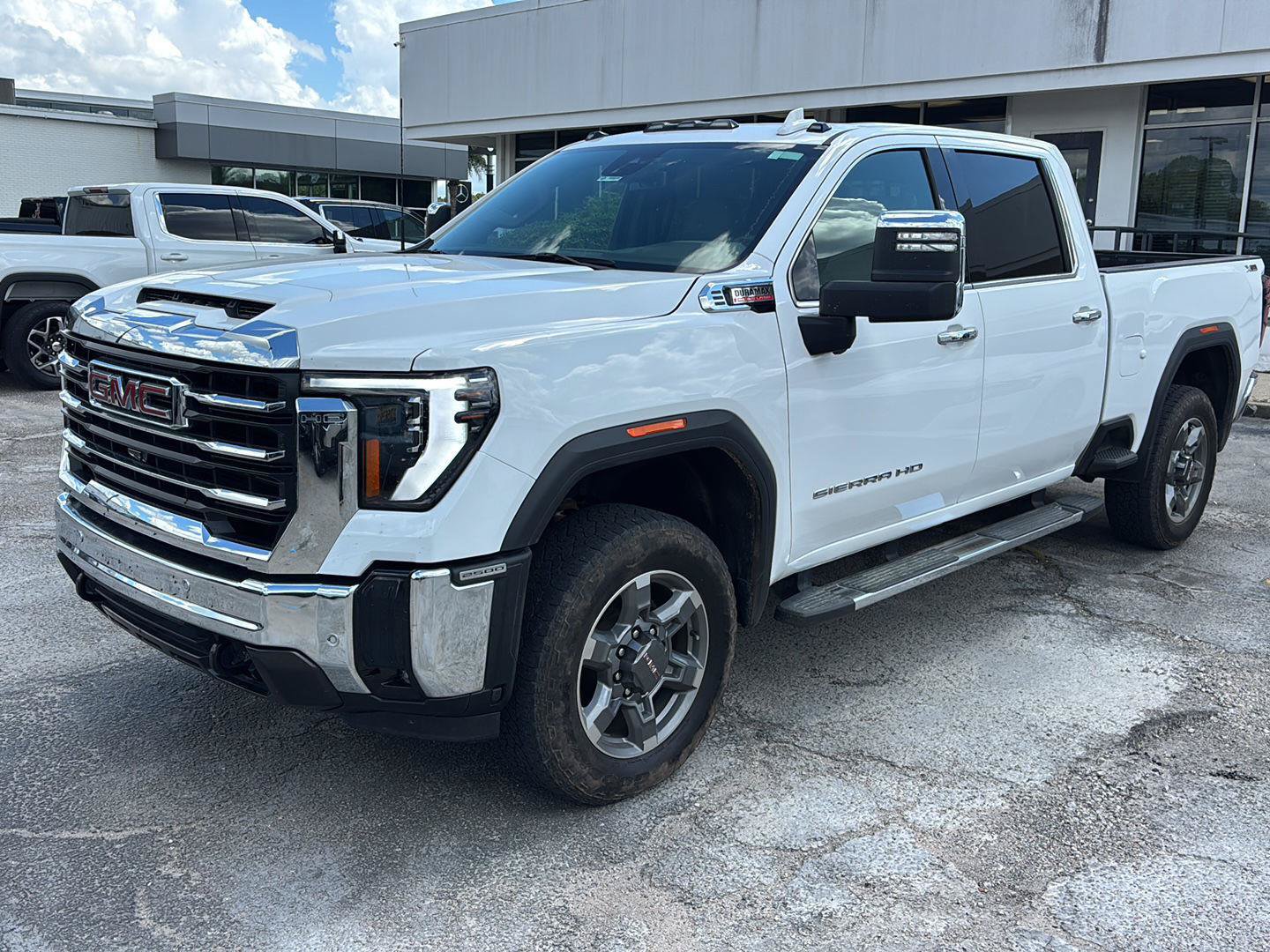 Used 2025 GMC Sierra 2500 SLT w/ SLT Premium Package AWD/4WD image 3
