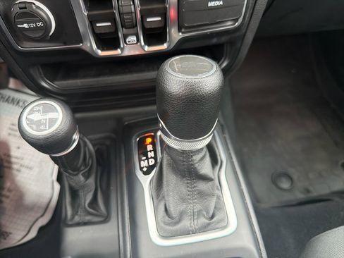 Used 2022 Jeep Gladiator Sport AWD/4WD image 22
