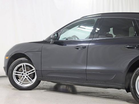 Used 2021 Porsche Macan image 11