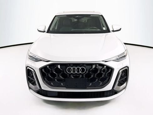 Used 2025 Audi Q5 Premium Plus w/ Premium Plus AWD/4WD image 2
