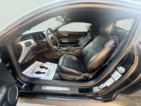 Used 2017 Ford Mustang GT Premium RWD image 17