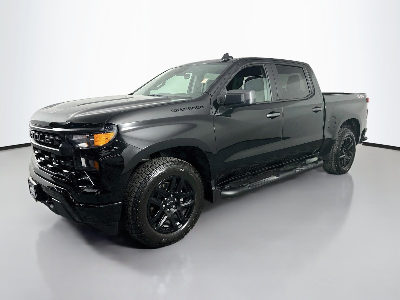 Used 2024 Chevrolet Silverado 1500 Custom w/ Turbomax Blackout Package AWD/4WD image 4