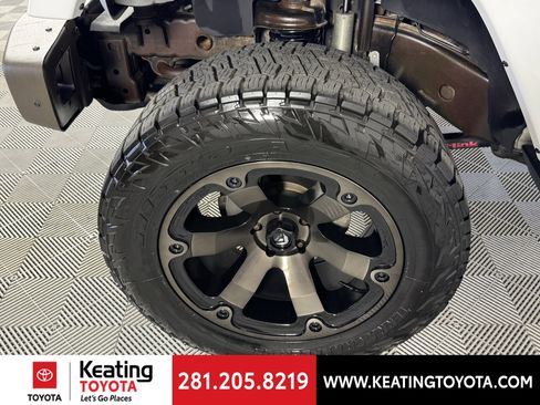 Used 2016 Jeep Wrangler Unlimited Sahara image 28