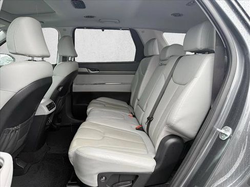 Used 2021 Hyundai Palisade SEL w/ Winter Package image 18