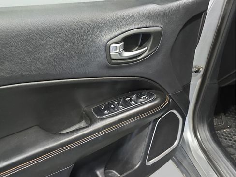 Used 2017 Jeep Compass Latitude w/ Safe & Security Group image 9