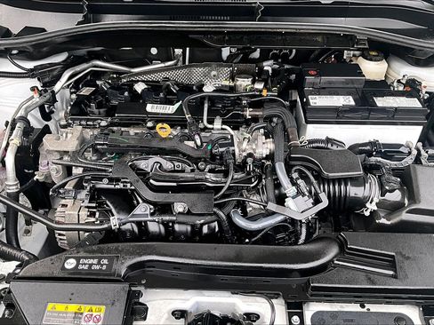 Used 2024 Toyota Corolla Cross L image 9