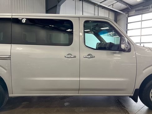 Used 2017 Nissan NV 3500 SV RWD image 99