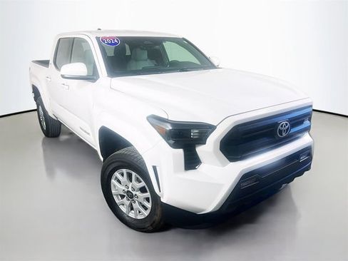 Used 2024 Toyota Tacoma SR5 AWD/4WD image 2