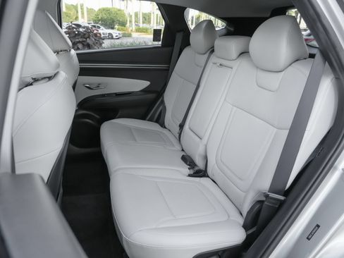 Used 2022 Hyundai Tucson SEL w/ Convenience + Premium Package FWD image 19