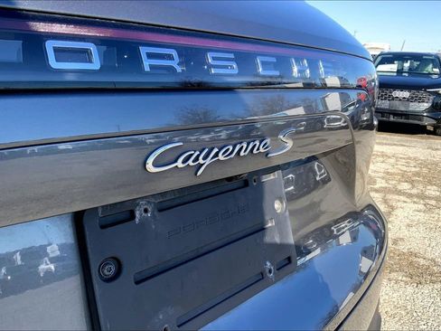 Used 2019 Porsche Cayenne S image 31