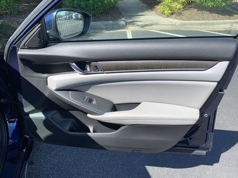 Used 2018 Honda Accord EX-L image 13