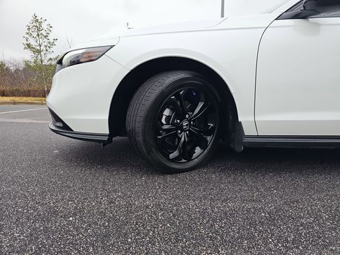 Used 2025 Honda Accord SE image 29