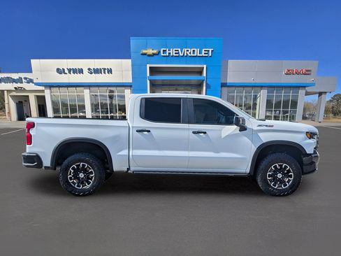 Used 2023 Chevrolet Silverado 1500 ZR2 w/ Technology Package AWD/4WD image 7