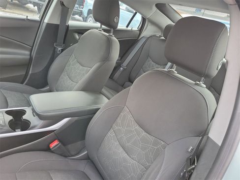 Used 2018 Chevrolet Volt LT w/ Comfort Package image 19