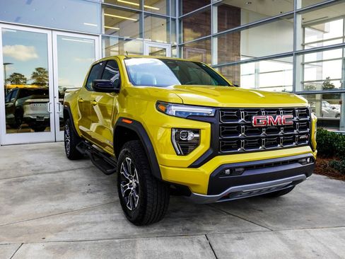 Used 2023 GMC Canyon AT4 w/ Canyon Safety Plus Package image 4