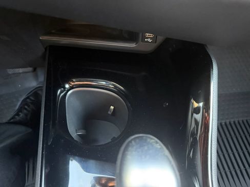Used 2022 Toyota C-HR XLE FWD image 20