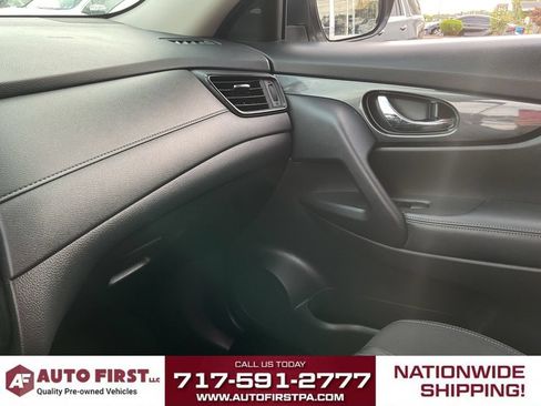 Used 2017 Nissan Rogue SV w/ SV Premium Package AWD/4WD image 23