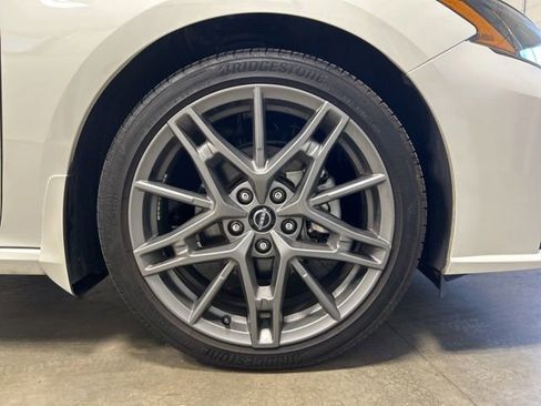 Used 2023 Nissan Altima 2.0 SR FWD image 12