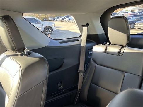 Used 2022 Ford Explorer XLT w/ Equipment Group 202A image 22