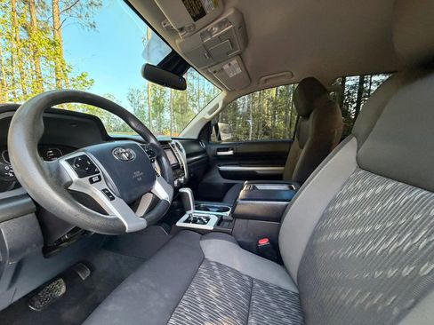 Used 2018 Toyota Tundra SR5 w/ SR5 Upgrade Package AWD/4WD image 12