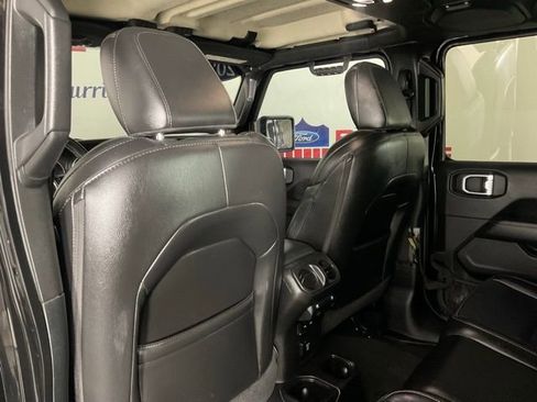 Used 2020 Jeep Gladiator Overland w/ Popular Equipment Package image 15