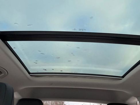 Used 2019 Volkswagen Tiguan SEL image 34