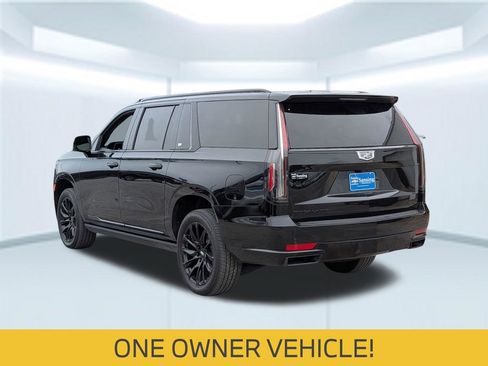 Used 2024 Cadillac Escalade ESV Sport Platinum w/ LPO, ONYX Package AWD/4WD image 4