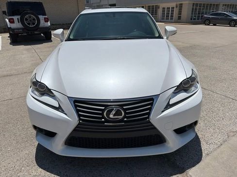 Used 2016 Lexus IS 200t w/ Premium Package RWD image 3