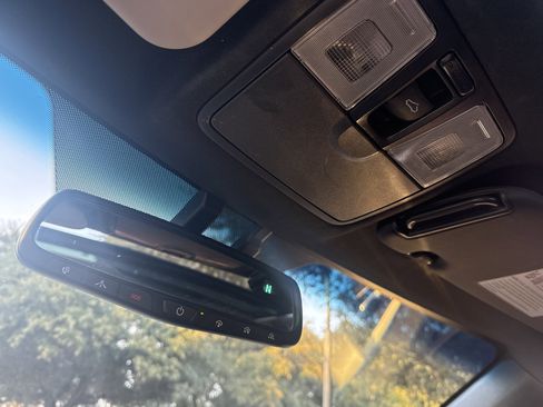 Used 2016 Hyundai Veloster w/ Option Group 02 image 30