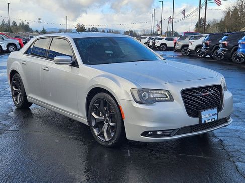 Used 2023 Chrysler 300 S image 8